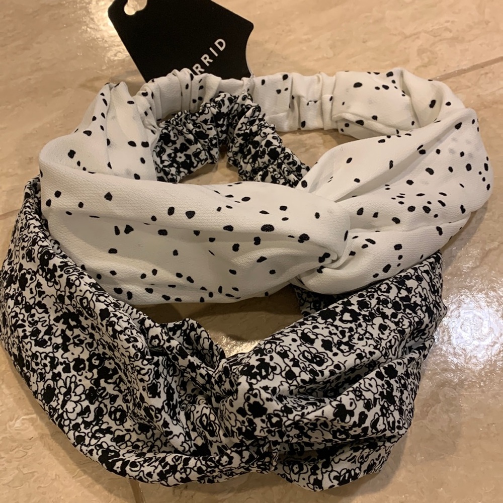2 Soft Headbands